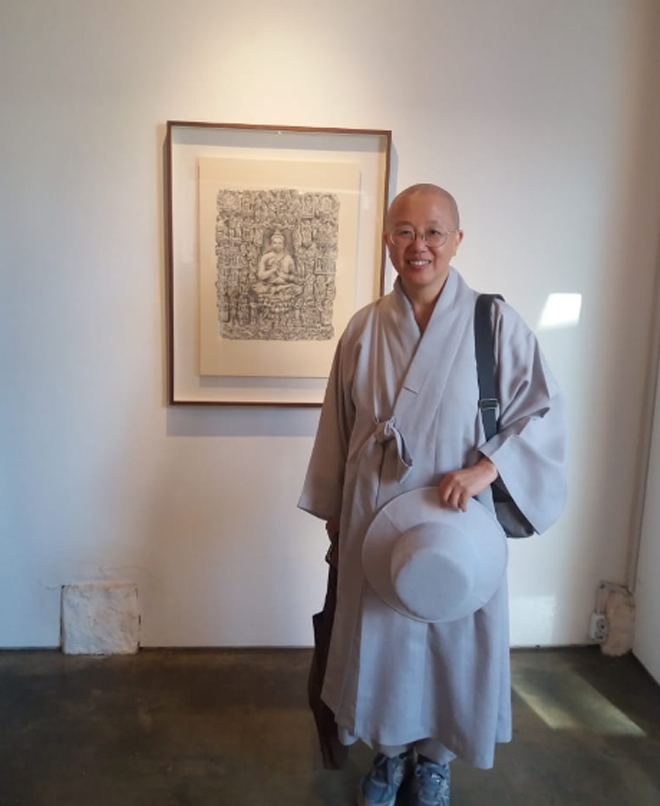 Gandhara smiling Buddha in Seoul at Artlink gallery. Dr Esther Park curated this exhibition
